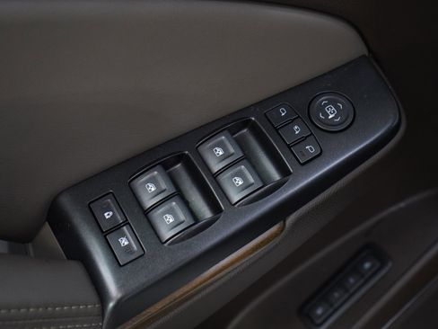 Used 2019 GMC Yukon XL Denali AWD/4WD image 22