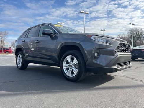Used 2021 Toyota RAV4 XLE image 3