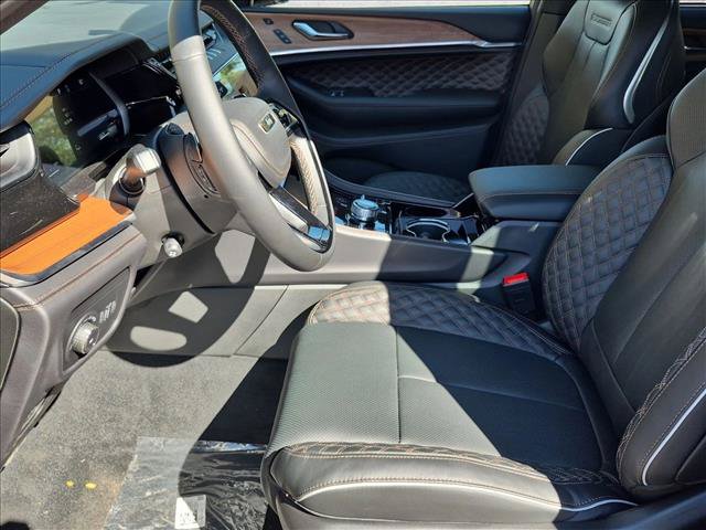 New 2027 Jeep Grand Cherokee Summit AWD/4WD image 4