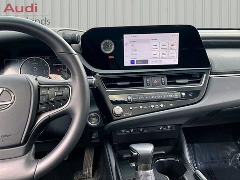 Used 2024 Lexus ES 350 w/ Premium Package image 9