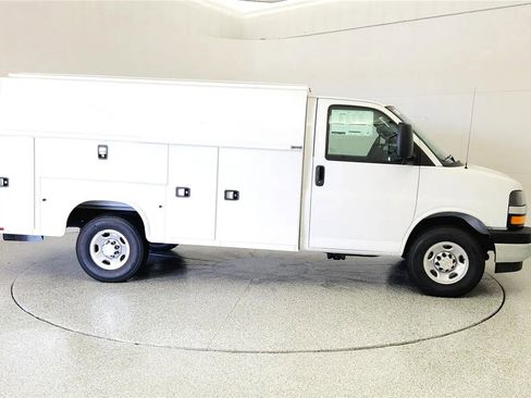New 2025 Chevrolet Express 3500 w/ Power Convenience Package RWD image 8