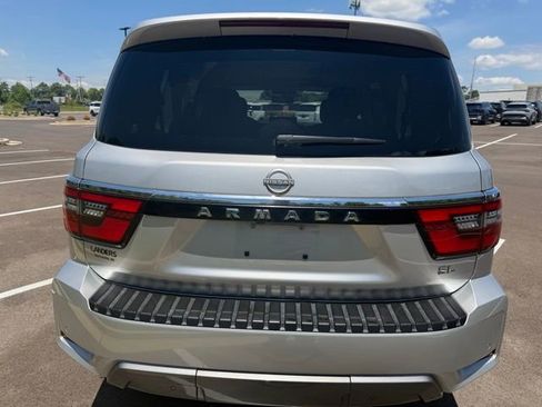 Used 2023 Nissan Armada SL w/ Captain's Chairs Package RWD image 5