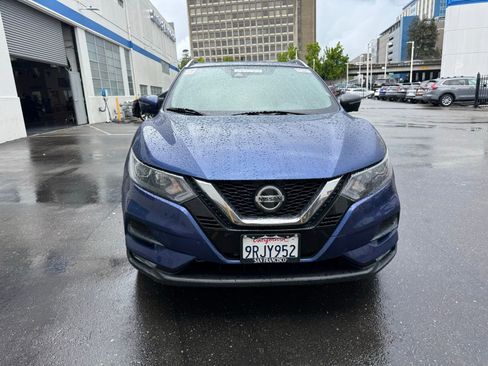 Used 2022 Nissan Rogue Sport SV w/ Technology Package image 5