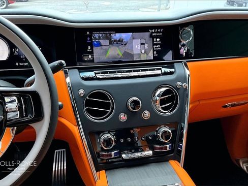 Used 2026 Rolls-Royce Cullinan image 8