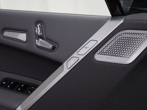 New 2026 BMW iX M70 image 8