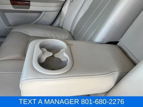 Used 2005 Chrysler 300 C w/ Protection Group II RWD image 31