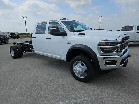 New 2026 RAM 5500 Tradesman AWD/4WD image 10