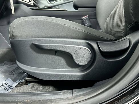 Used 2023 Kia Sportage LX image 15