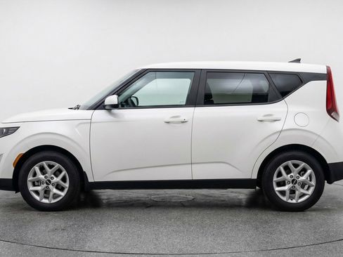 Used 2025 Kia Soul LX w/ LX Technology Package FWD image 3