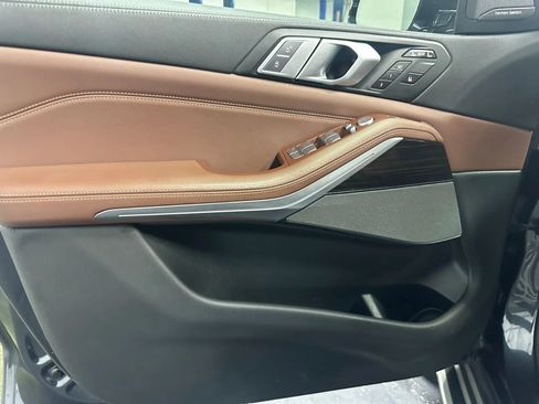 Used 2019 BMW X7 xDrive50i w/ Premium Package image 12