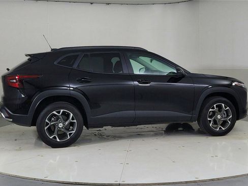 Used 2024 Chevrolet Trax LT image 7