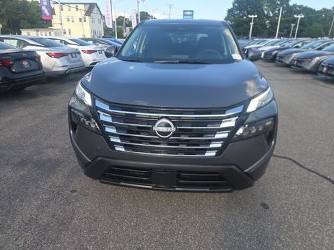 Used 2026 Nissan Rogue SV AWD/4WD image 2