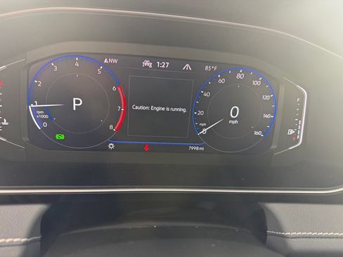 Used 2025 Volkswagen Jetta SEL FWD image 4