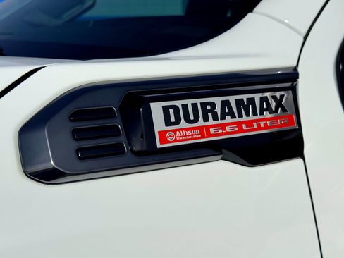 Used 2024 GMC Sierra 2500 AT4 w/ AT4 Premium Plus Package image 3