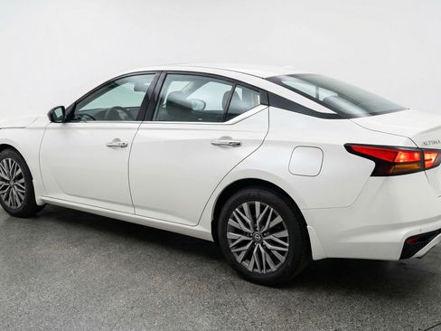 Used 2025 Nissan Altima 2.5 SV image 6