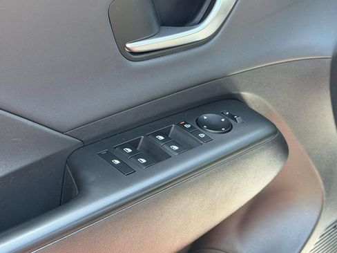 Certified 2024 Hyundai Kona Limited FWD image 17