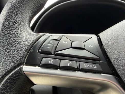 Used 2020 Nissan Kicks S FWD image 17