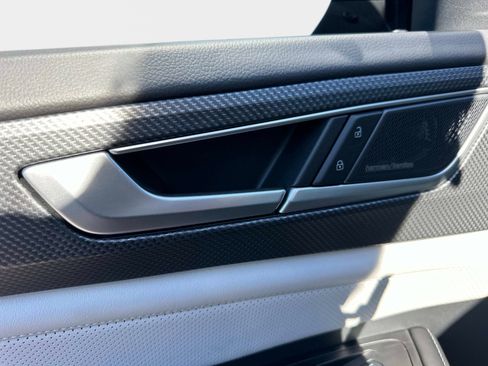 Used 2024 Volkswagen Atlas Cross Sport SEL Premium R-Line image 19