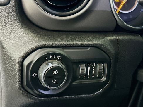 Used 2022 Jeep Gladiator Sport image 17