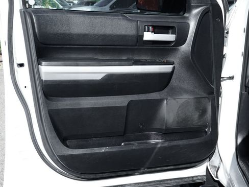 Used 2017 Toyota Tundra SR5 w/ SR5 Upgrade Package image 13