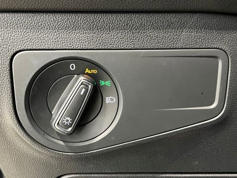 Used 2023 Volkswagen Tiguan SE R-Line image 35