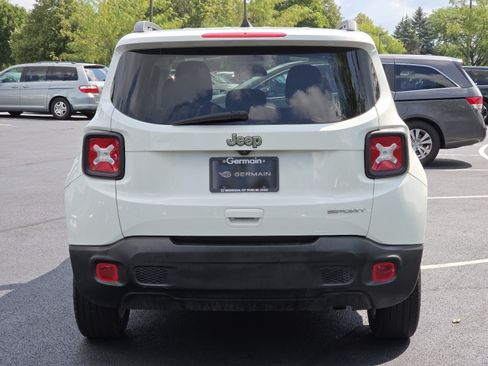 Used 2022 Jeep Renegade Sport w/ Sport Appearance Group FWD image 21