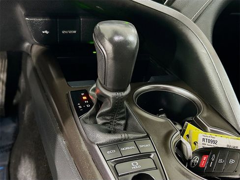 Used 2023 Toyota Camry XSE image 13
