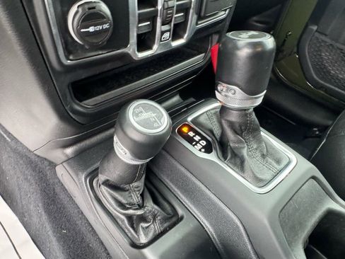 Used 2021 Jeep Wrangler Unlimited Sahara image 26