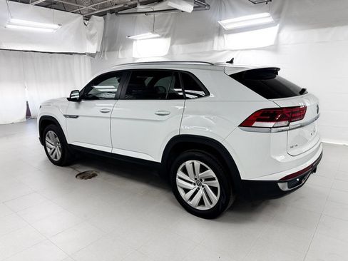 Used 2023 Volkswagen Atlas Cross Sport SE AWD/4WD image 3