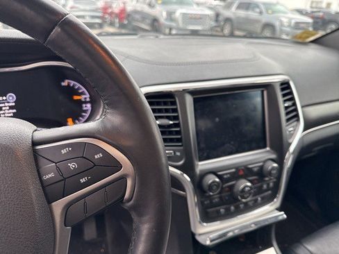 Used 2018 Jeep Grand Cherokee Limited image 13
