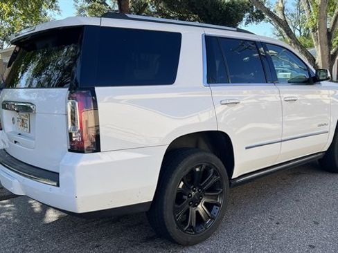 Used 2015 GMC Yukon Denali w/ Premium Package AWD/4WD image 3