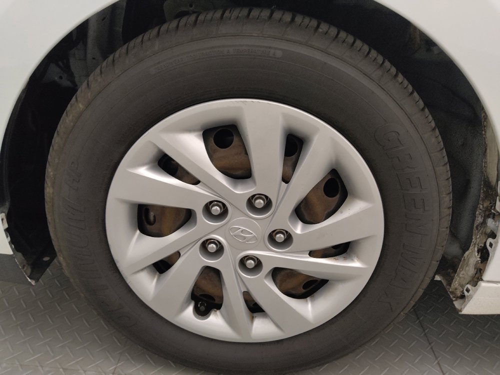 Used 2020 Hyundai Elantra SE FWD image 31