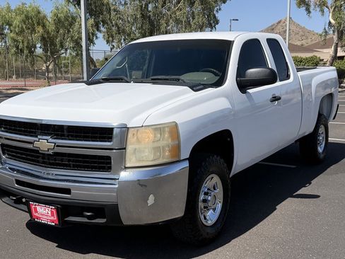 Used 2009 Chevrolet Silverado 2500 W/T AWD/4WD image 1