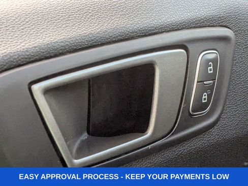 Used 2021 Ford EcoSport SE w/ SE Appearance Package image 27