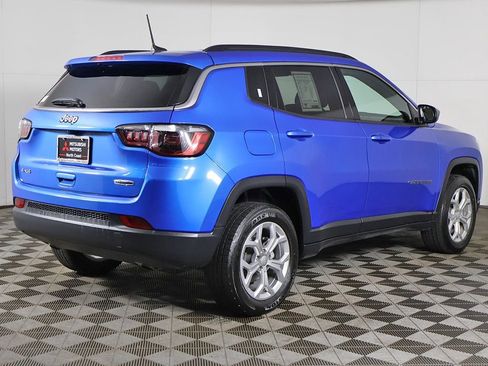 Used 2024 Jeep Compass Latitude AWD/4WD image 7