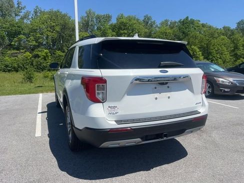 Used 2024 Ford Explorer XLT w/ Equipment Group 202A AWD/4WD image 6