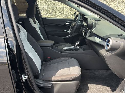 Used 2024 Chevrolet Trax LS FWD image 20