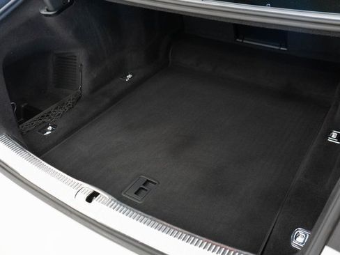 Used 2021 Audi A8 L 4.0T image 16