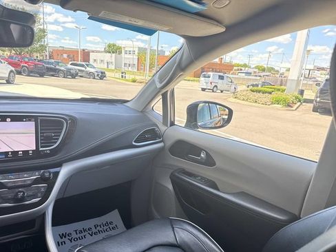 Used 2021 Chrysler Pacifica Limited AWD/4WD image 79
