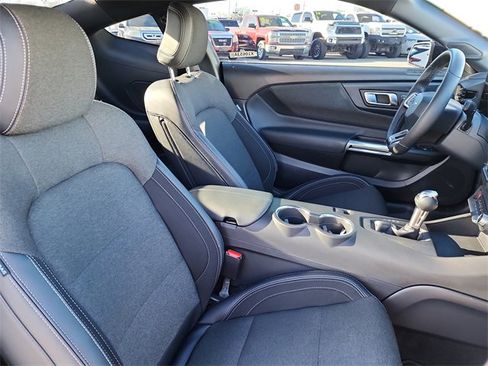 Used 2025 Ford Mustang Coupe image 17