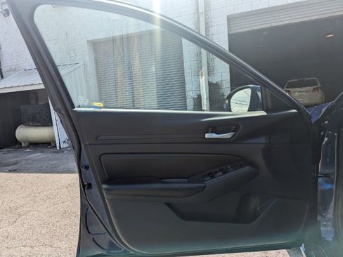 Used 2022 Nissan Altima 2.5 S image 11