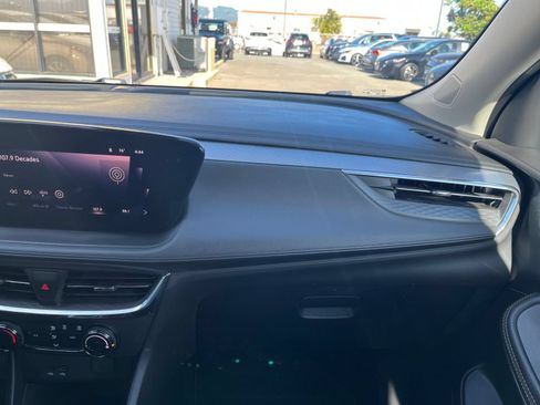 Used 2025 Buick Encore GX Preferred FWD image 33