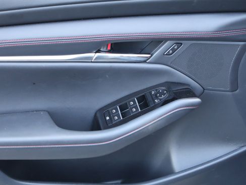 Certified 2025 MAZDA MAZDA3 Carbon image 22