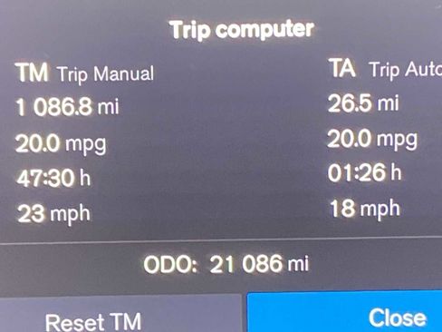 Used 2023 Volvo XC60 B5 Plus image 18