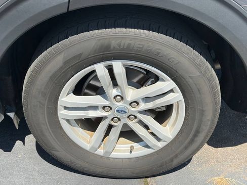 Used 2023 Ford Explorer XLT RWD image 10