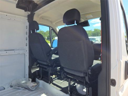 Used 2025 RAM ProMaster 2500 w/ Convenience Group image 11