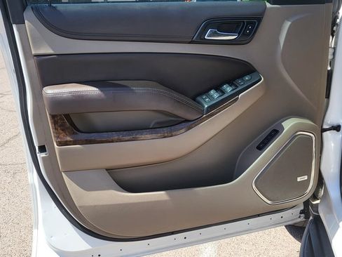 Used 2017 Chevrolet Suburban LT RWD image 32