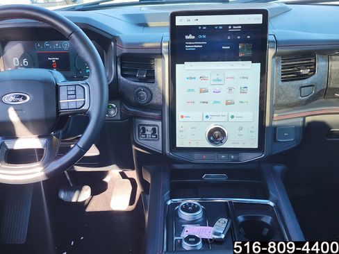 Used 2022 Ford Expedition Max Limited image 14