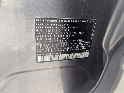 Used 2022 Volkswagen Tiguan SE image 40