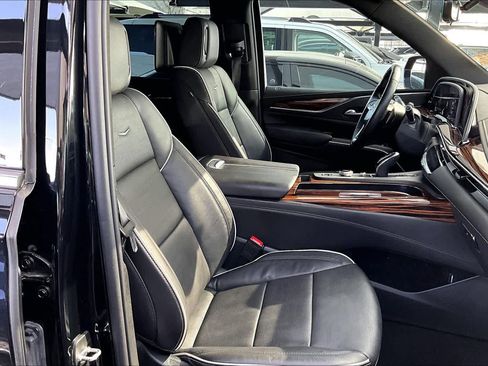 Used 2024 Cadillac Escalade Premium Luxury w/ Performance Package image 9